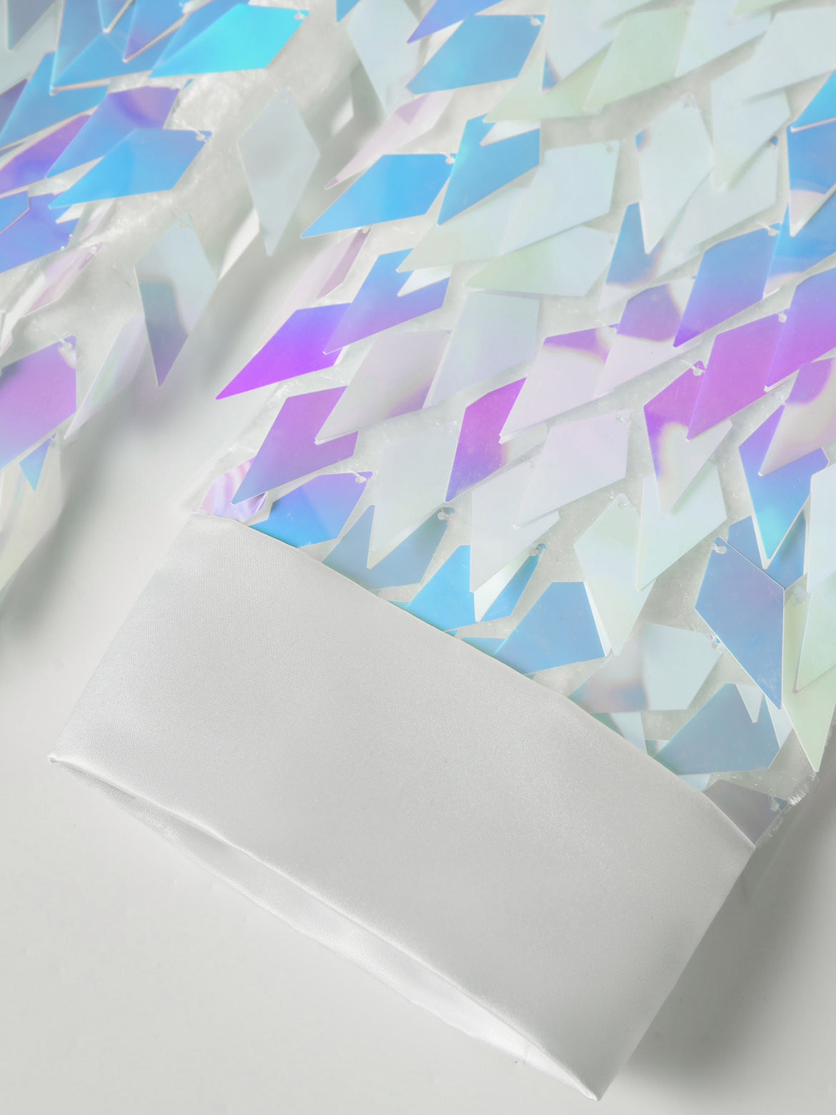 Men’s Iridescent Diamond Sequin Blazer-Color-Shifting Geometric Scale Pattern Statement Jacket